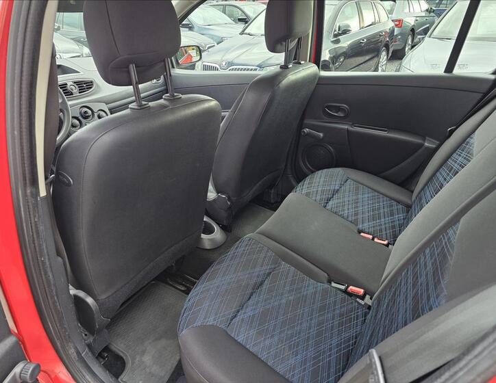 Renault Clio 17