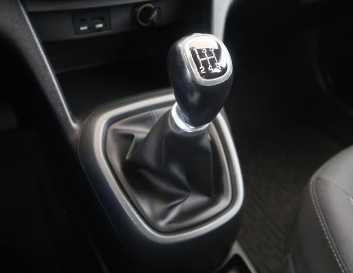 Hyundai i10 24