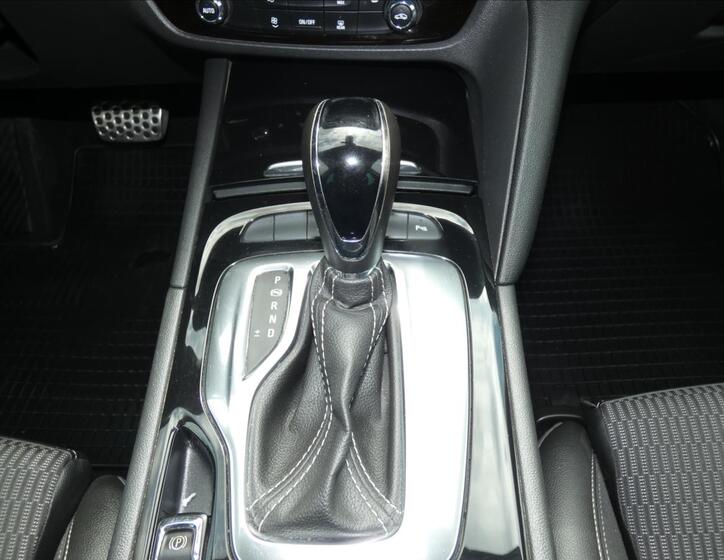 Opel Insignia 8