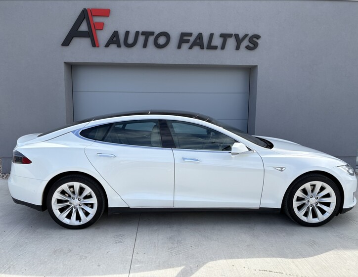 Tesla Model S 2