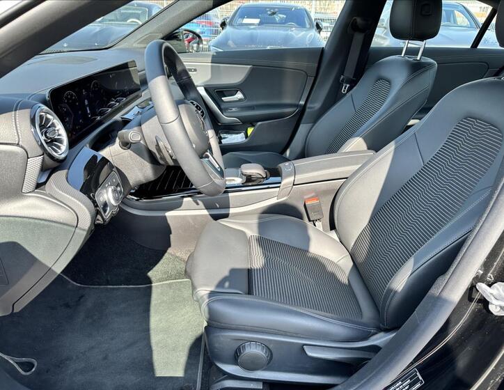 Mercedes-Benz CLA 8
