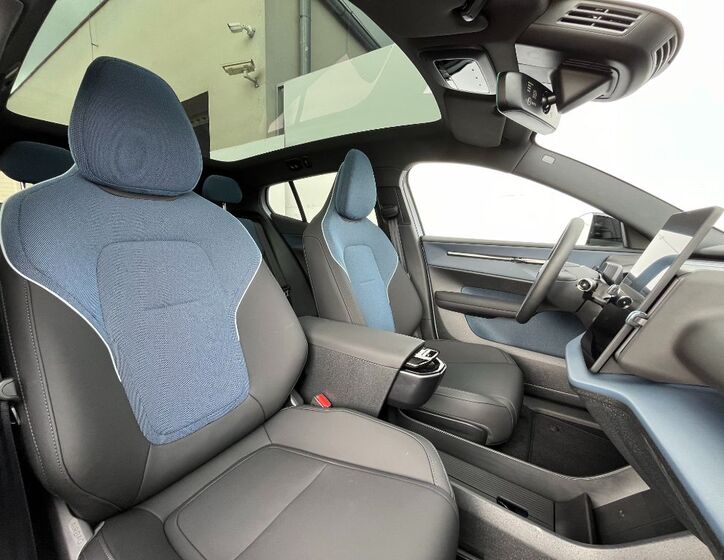 Volvo EX30 11
