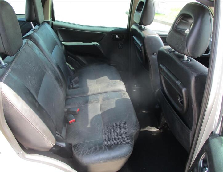 Nissan Terrano 10