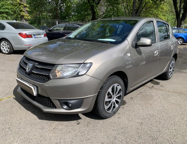 Dacia Sandero 1