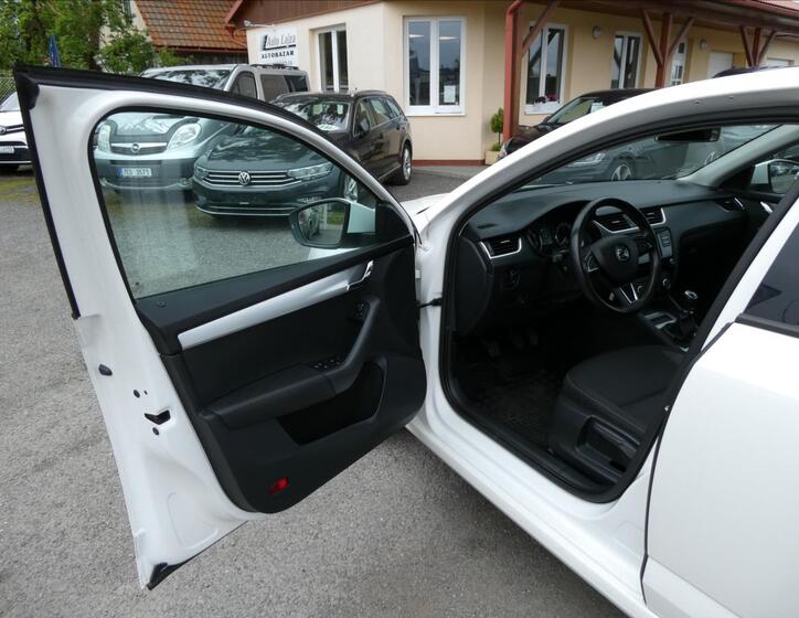 Škoda Octavia 16