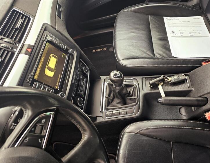 Škoda Superb 12