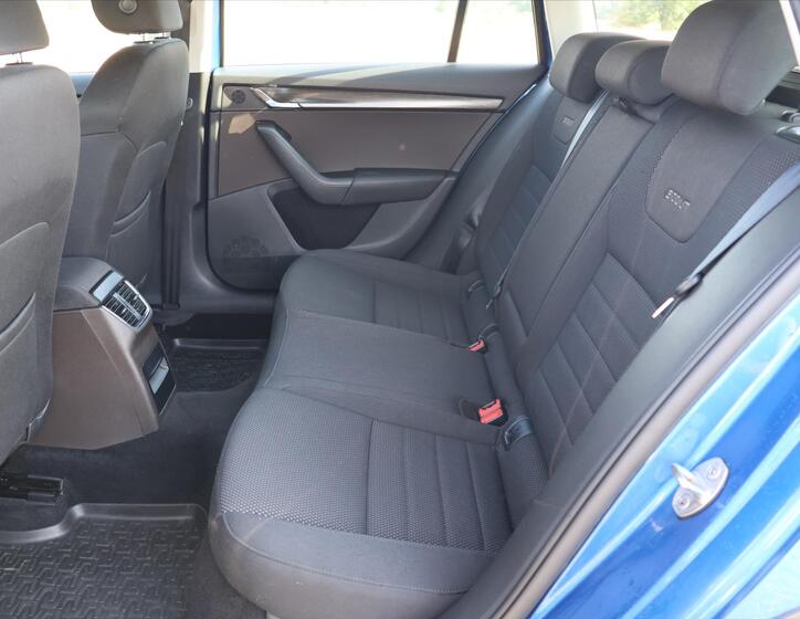 Škoda Octavia 15