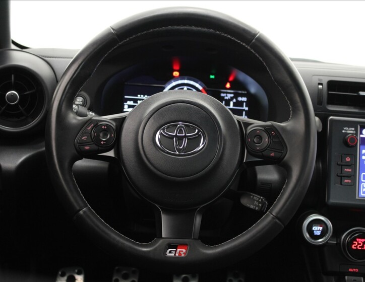Toyota GR86 9