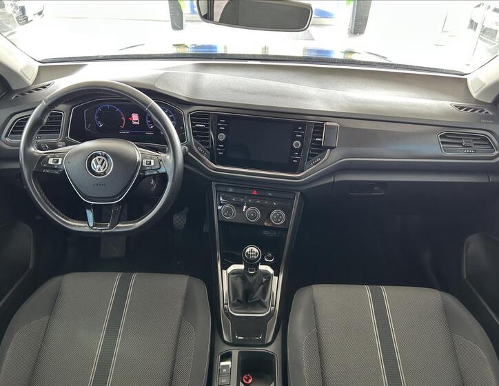 Volkswagen T-Roc 8