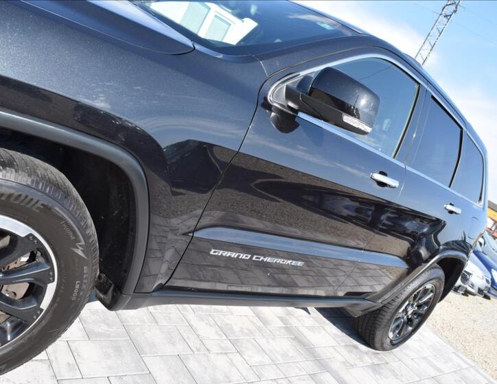 Jeep Grand Cherokee 9