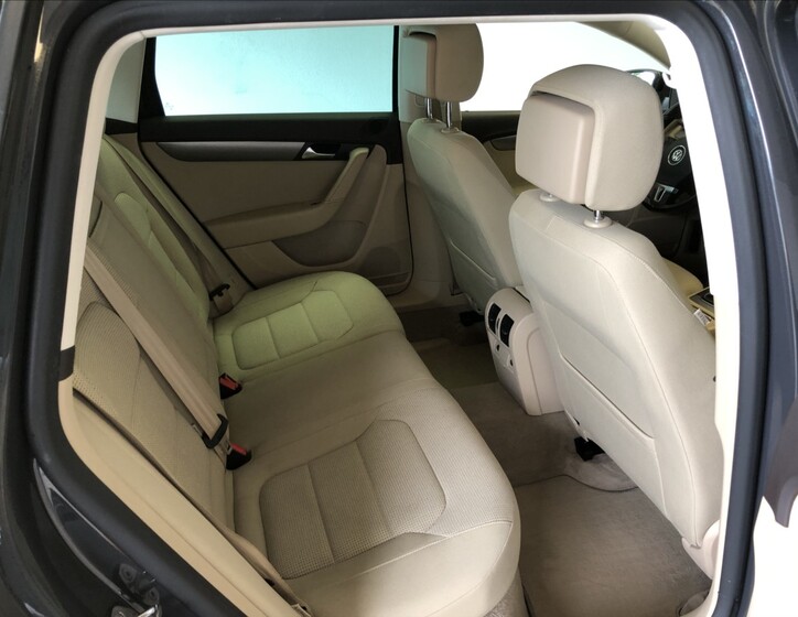 Volkswagen Passat 13