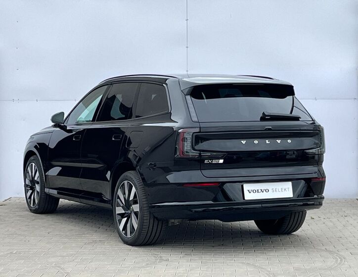 Volvo EX90 3