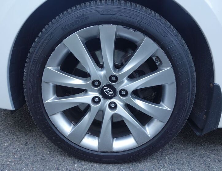 Hyundai i40 13