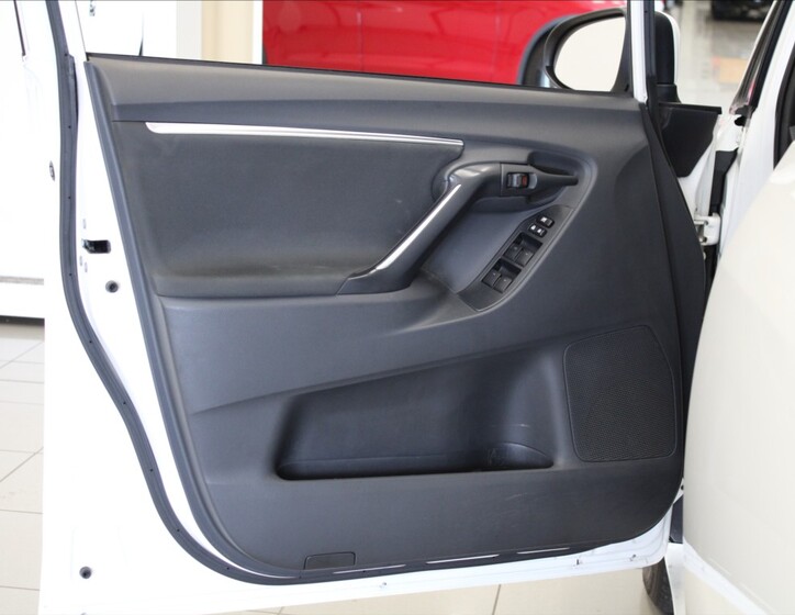 Toyota Verso 16