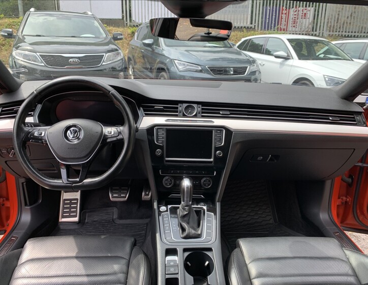 Volkswagen Passat 9