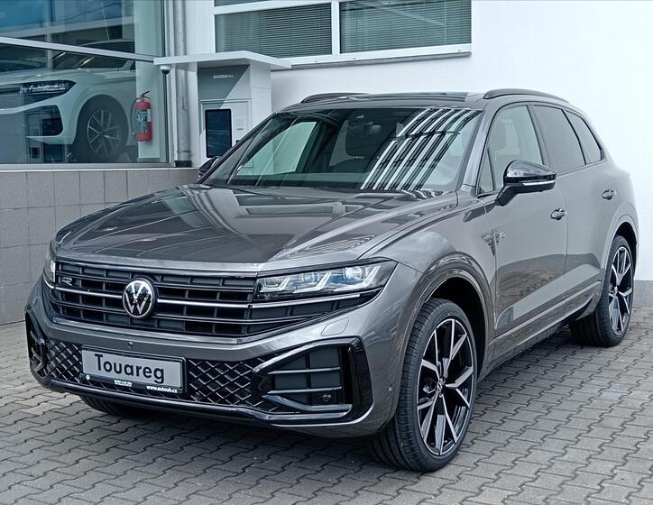 Volkswagen Touareg 1