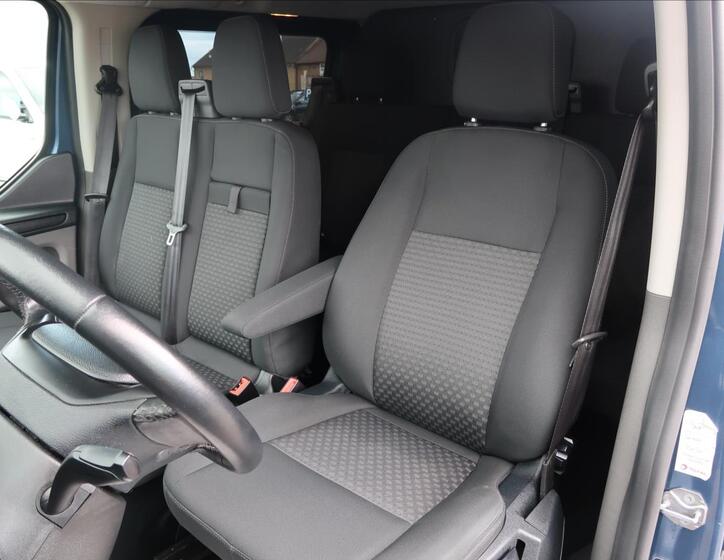 Ford Transit Custom 10