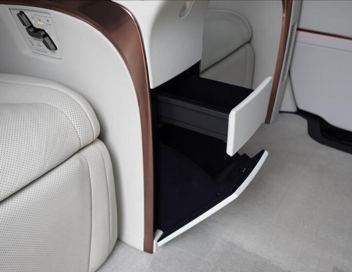 Lexus LM 350h 45