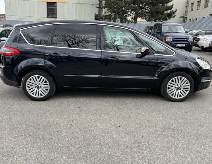 Ford S-MAX 11