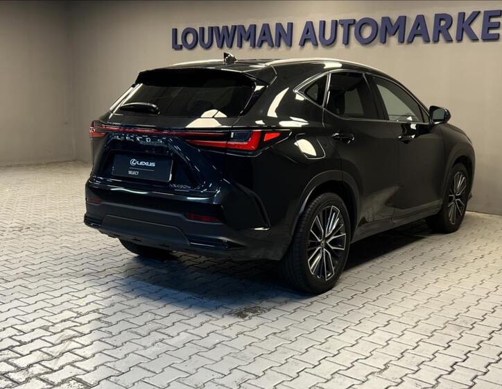 Lexus NX 450h plus 2