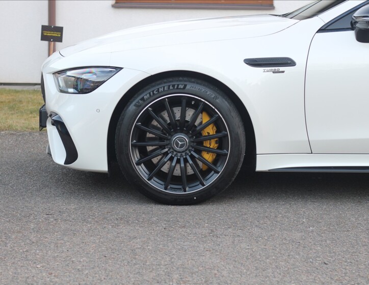 Mercedes-Benz AMG GT 10