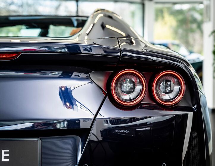Ferrari 812 10