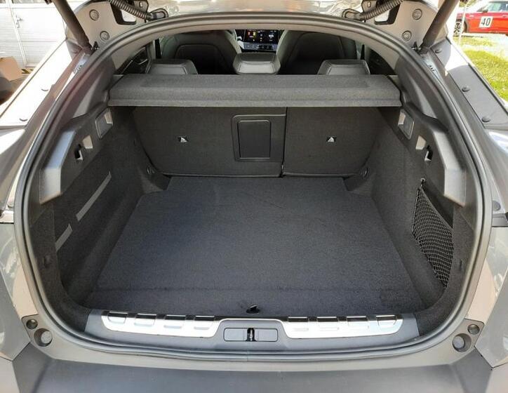 Peugeot 408 5