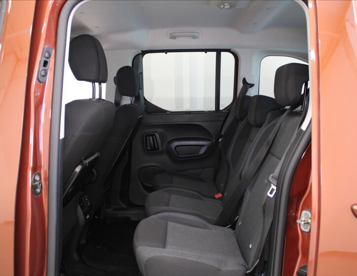 Peugeot Rifter 7