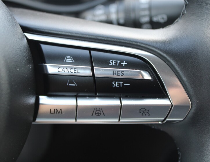 Mazda CX-30 25