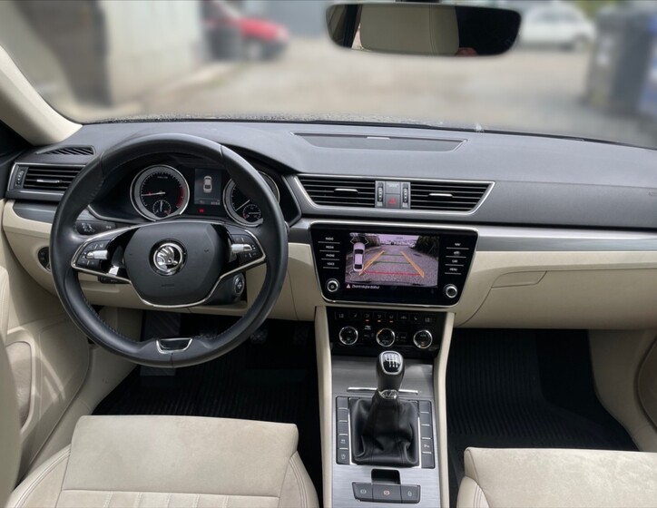 Škoda Superb 9