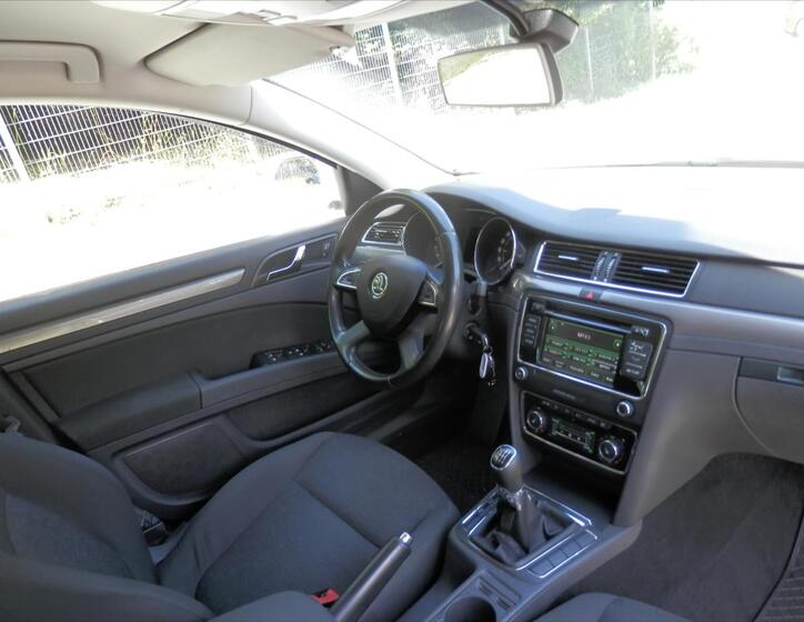 Škoda Superb 14