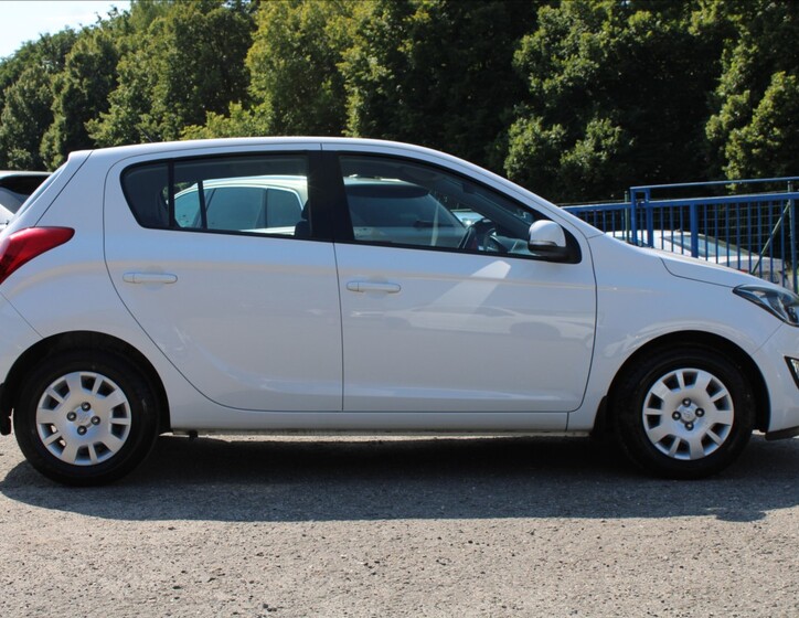 Hyundai i20 4