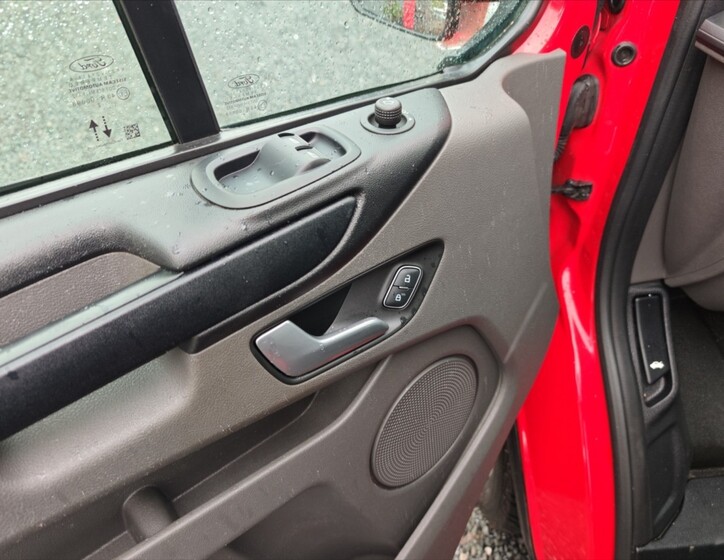 Ford Transit Custom 10