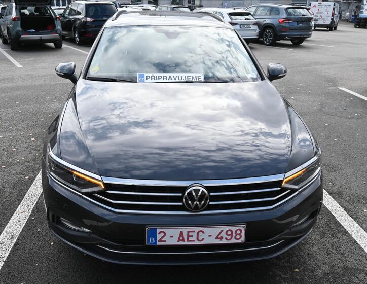 Volkswagen Passat 1