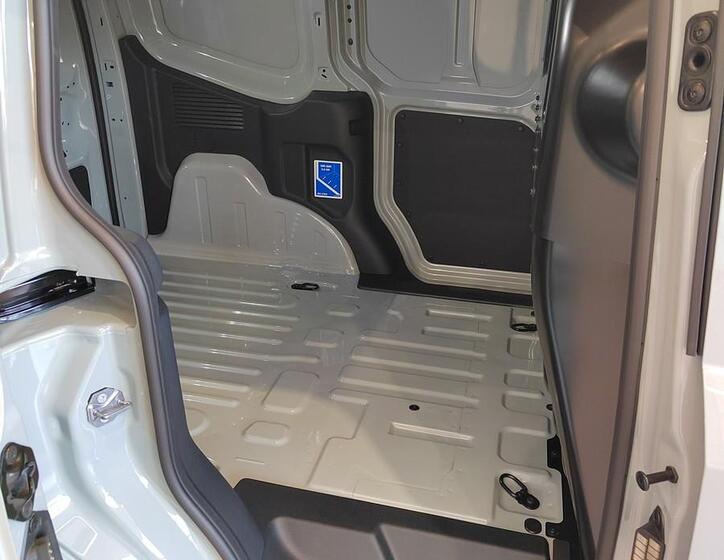 Ford Transit Courier 14