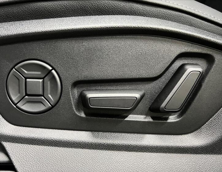 Audi Q8 29
