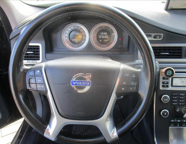 Volvo XC70 16