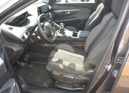 Peugeot 3008 8