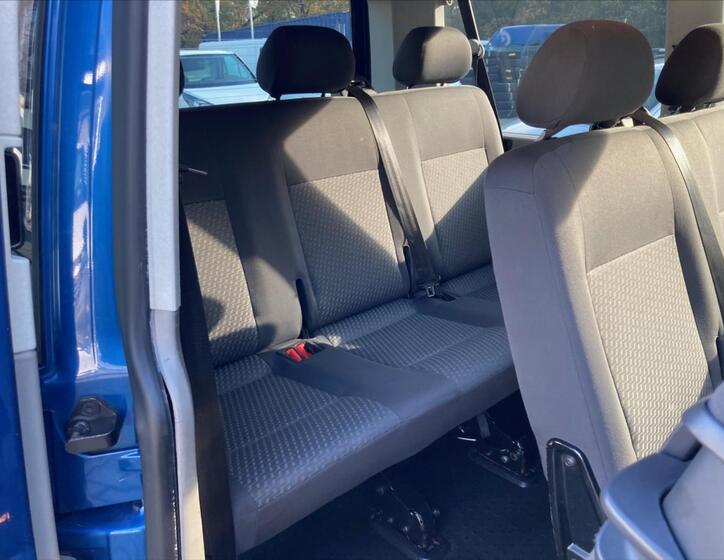 Volkswagen Caravelle 32