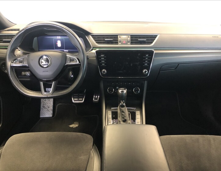 Škoda Superb 9