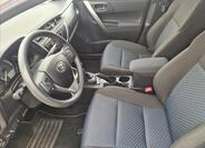 Toyota Auris 11