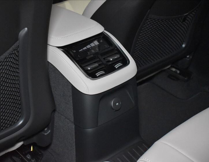 Volvo XC90 21