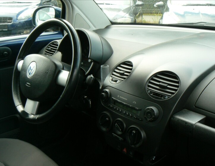 Volkswagen New Beetle 14