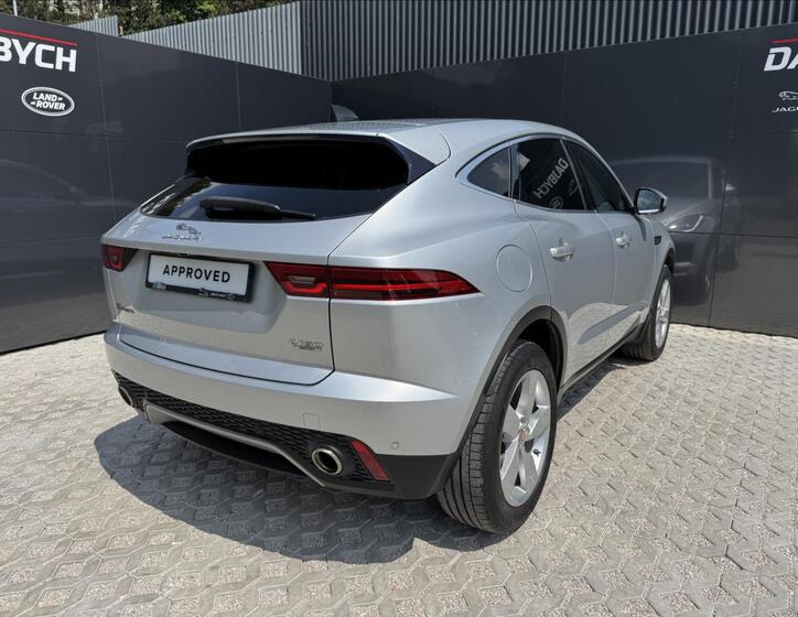 Jaguar E-Pace 6