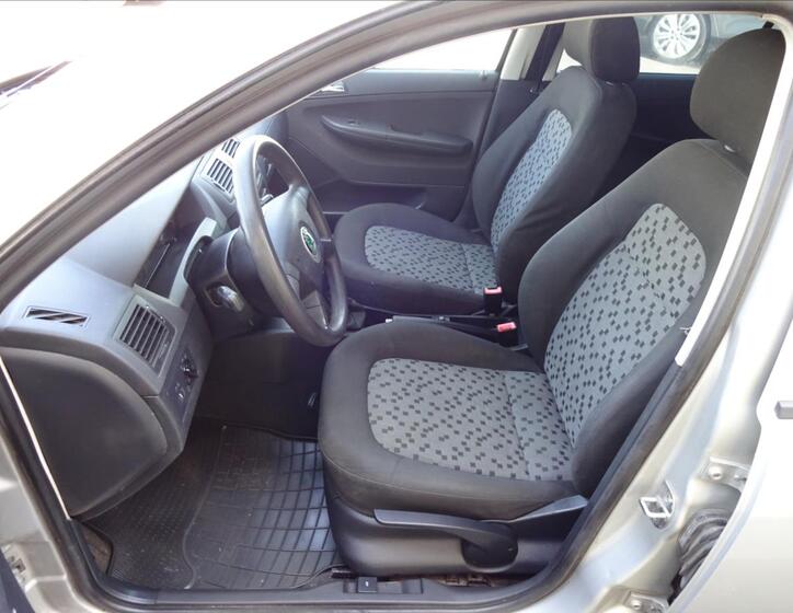 Škoda Fabia 16