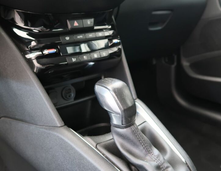 Peugeot 208 17