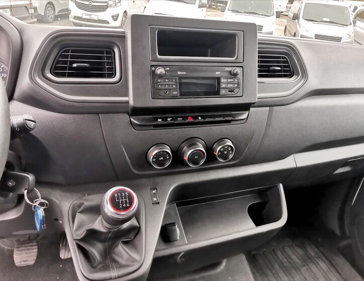Renault Master 9