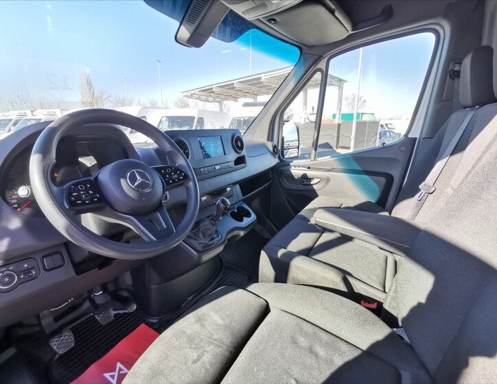 Mercedes-Benz Sprinter 6