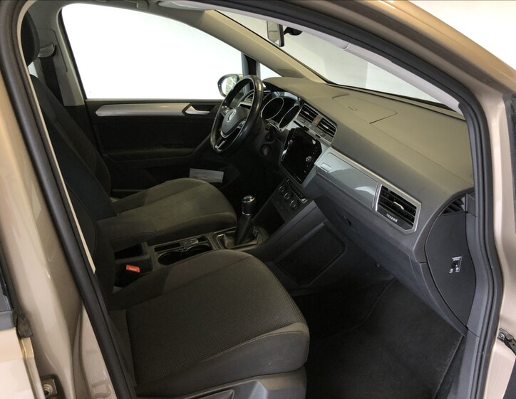 Volkswagen Touran 12