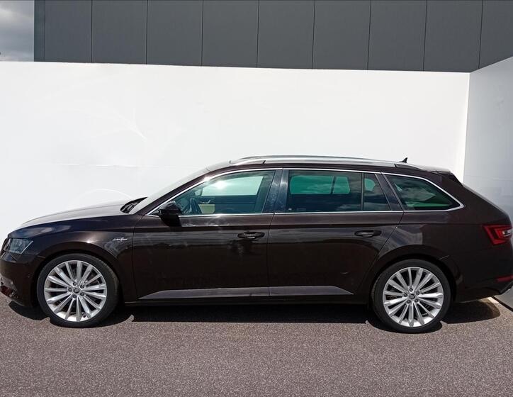 Škoda Superb 10